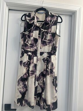 Sleeveless Floral Print A-Line Dress in Cream and Dark Purple size L